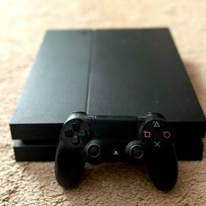 Play station 4 console with controller 500 gb